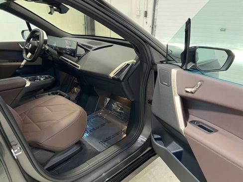 Used 2025 BMW iX xDrive50 image 66