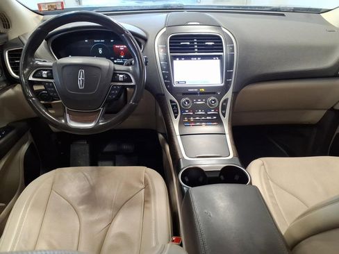 Used 2019 Lincoln Nautilus Reserve image 9