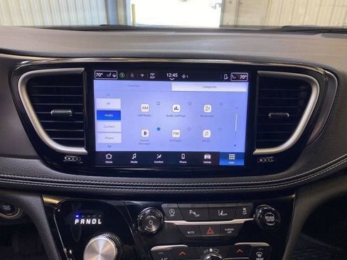 Used 2026 Chrysler Pacifica Select AWD/4WD image 42