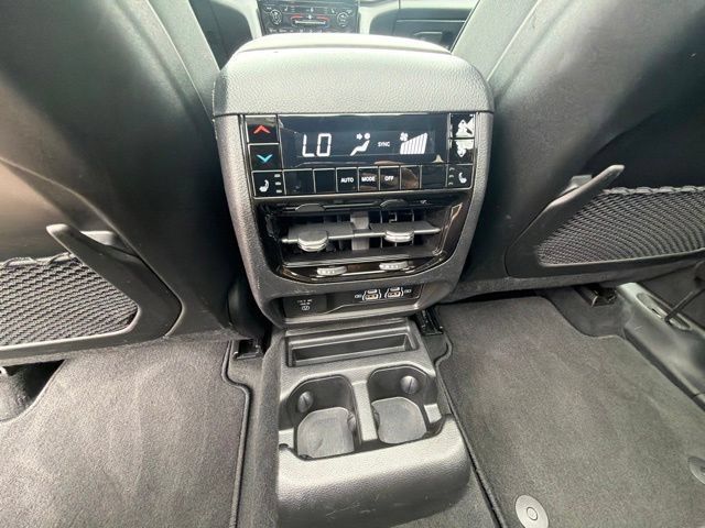 Used 2025 Jeep Grand Cherokee L Limited w/ Black Appearance Package AWD/4WD image 19