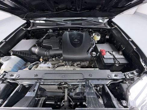 Certified 2023 Toyota Tacoma SR5 AWD/4WD image 13