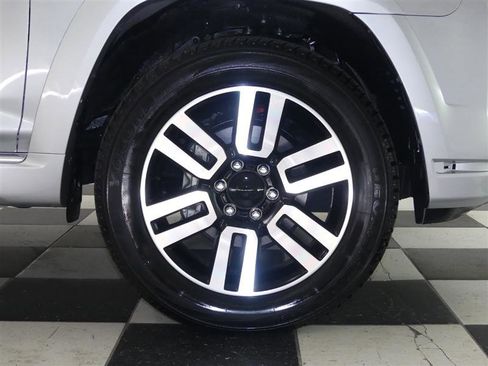 Used 2024 Toyota 4Runner Limited image 33