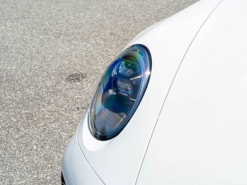 Certified 2022 Porsche 911 Carrera GTS image 19