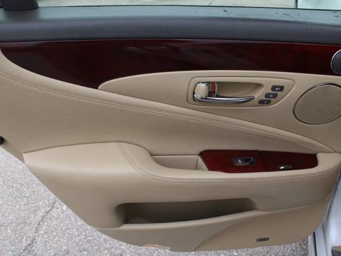 Used 2007 Lexus LS 460 RWD image 15
