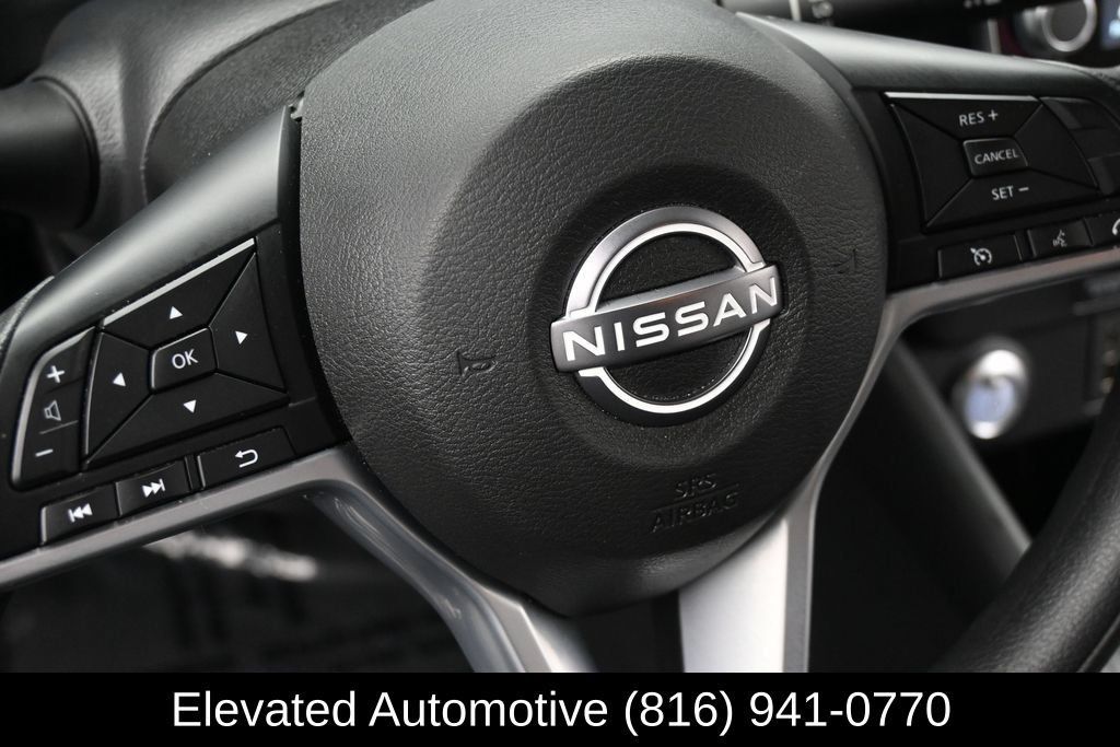 Used 2025 Nissan Leaf S FWD image 12