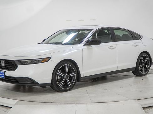 Used 2023 Honda Accord Sport image 4