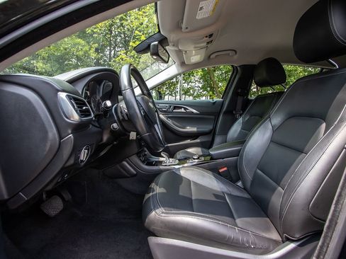 Used 2017 INFINITI QX30 w/ Cargo Package image 9