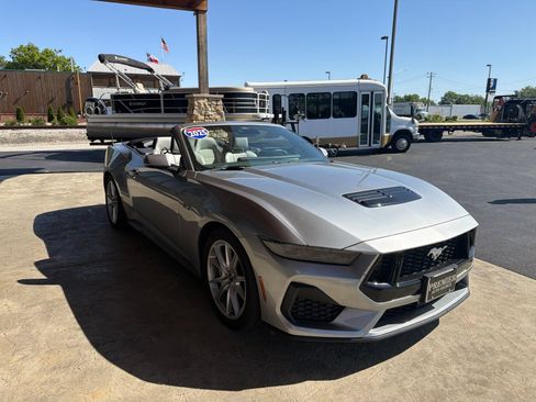 Used 2025 Ford Mustang GT Premium RWD image 14