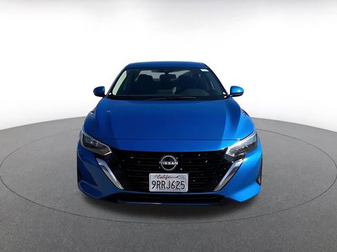 Used 2025 Nissan Sentra SV image 4