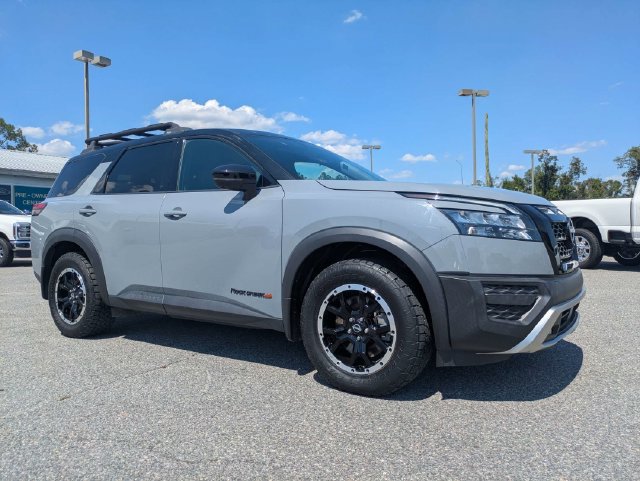 Used 2024 Nissan Pathfinder Rock Creek AWD/4WD image 2