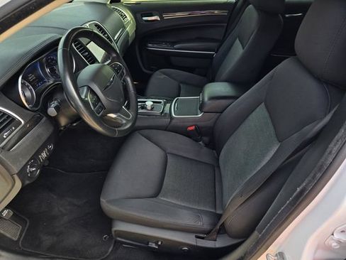 Used 2021 Chrysler 300 Touring w/ Sport Appearance Package RWD image 29
