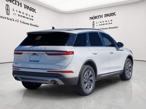 New 2026 Lincoln Corsair Premiere FWD image 3