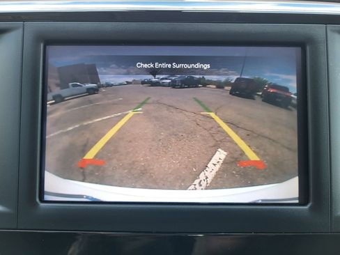 Used 2023 Chrysler Voyager LX FWD image 14
