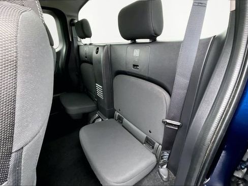 Used 2022 Nissan Frontier SV w/ Technology Package image 16