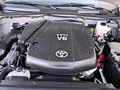 Used 2010 Toyota Tacoma 4x4 Access Cab V6 image 64