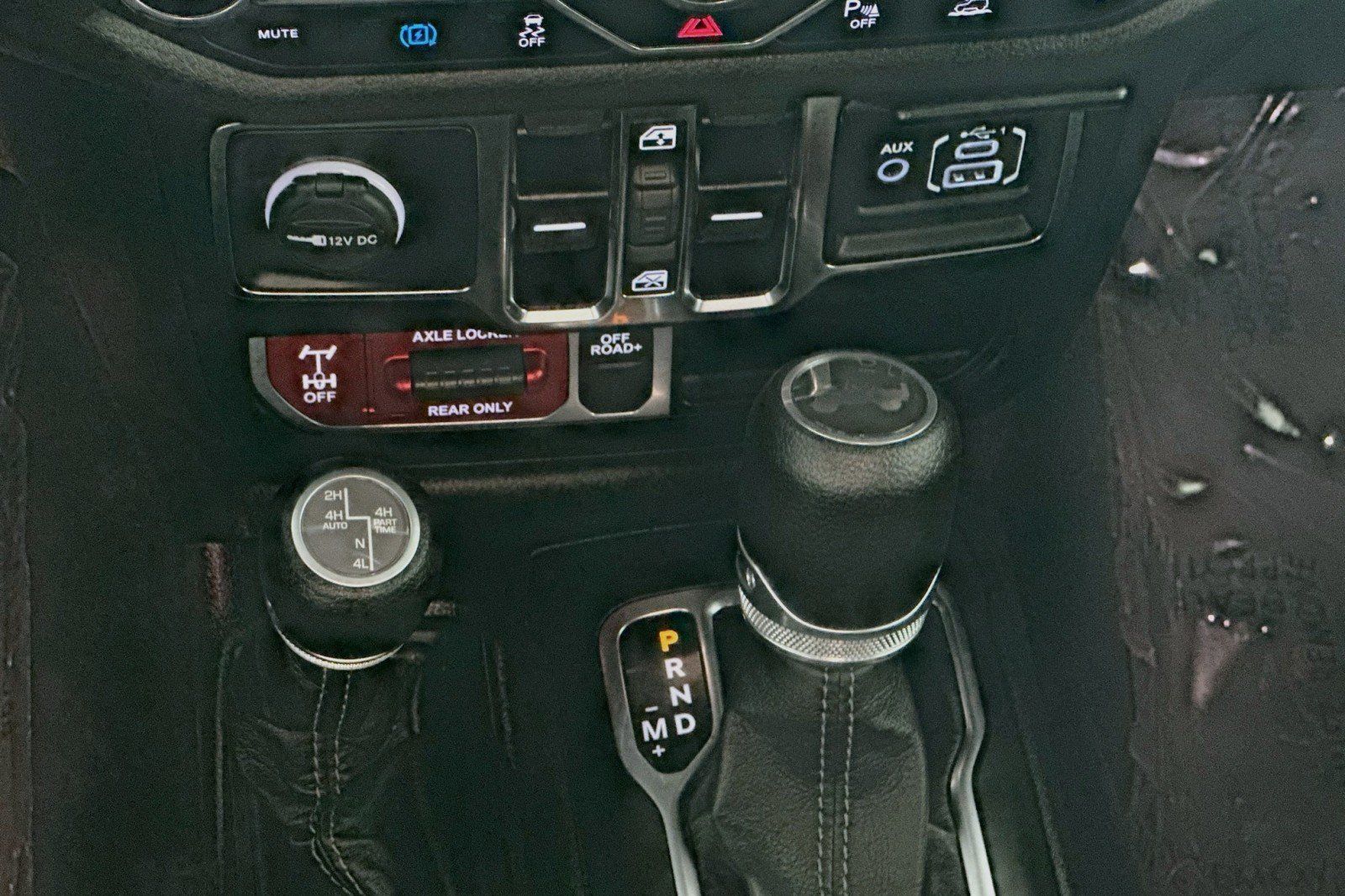 Used 2024 Jeep Wrangler Unlimited AWD/4WD image 22