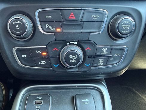Used 2018 Jeep Compass Sport w/ Tech Group FWD image 10