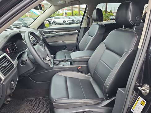 Used 2022 Volkswagen Atlas SE w/ Panoramic Sunroof Package FWD image 16