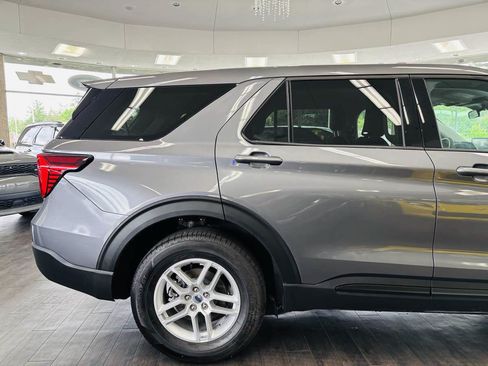 Used 2026 Ford Explorer Active AWD/4WD image 6