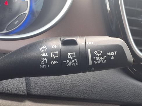 Used 2023 Chrysler Voyager LX FWD image 17