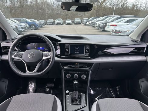 Used 2023 Volkswagen Taos S image 9