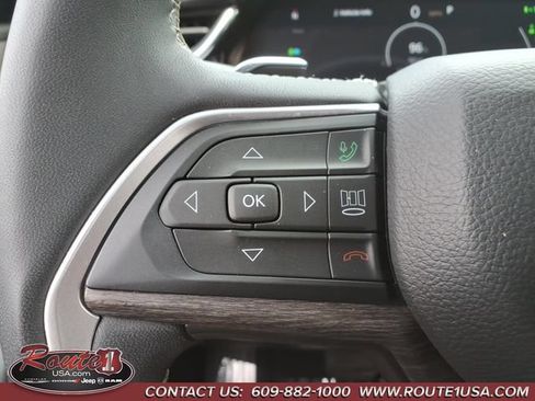 Used 2023 Jeep Grand Cherokee 4WD 4xe w/ Luxury Tech Group II image 28
