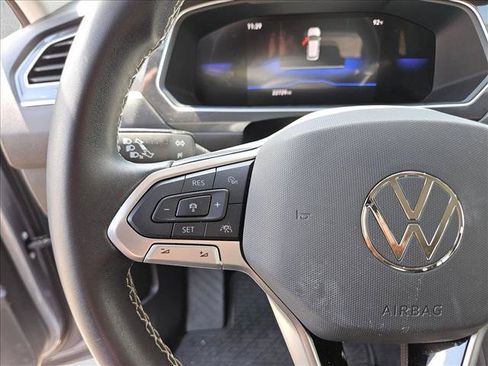 Used 2024 Volkswagen Tiguan SE FWD image 23