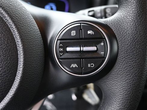 Certified 2025 Kia Soul LX w/ LX Technology Package image 25