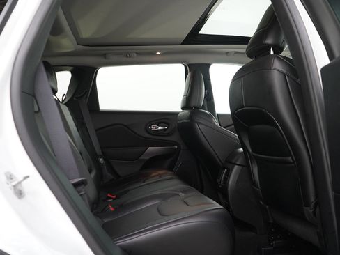 Used 2022 Jeep Cherokee Limited AWD/4WD image 9