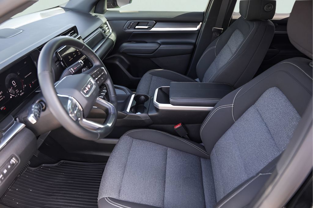 Used 2026 GMC Terrain Elevation w/ Technology Package II FWD image 12