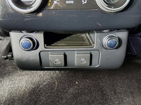 Used 2022 Land Rover Range Rover Westminster Edition image 28