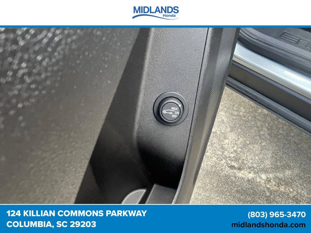 Used 2023 Chevrolet Equinox LT FWD image 11