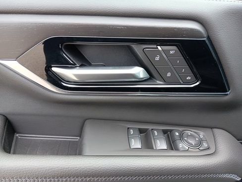 New 2026 GMC Yukon Denali w/ Sun & Power Step Package AWD/4WD image 24