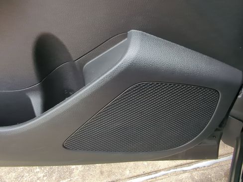 Used 2023 Toyota Corolla Cross XLE image 15