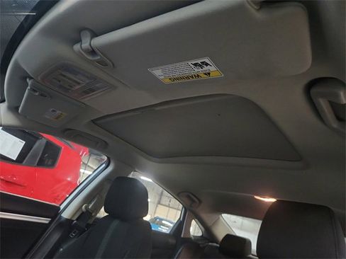 Used 2018 Honda Civic EX image 9