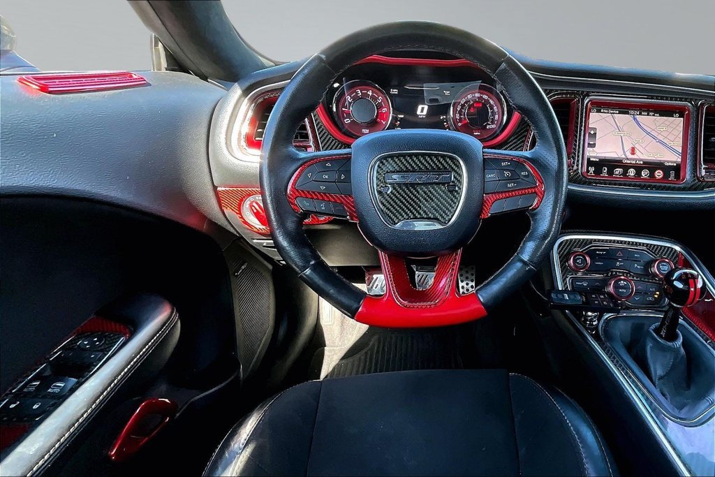 Used 2016 Dodge Challenger SRT Hellcat RWD image 5