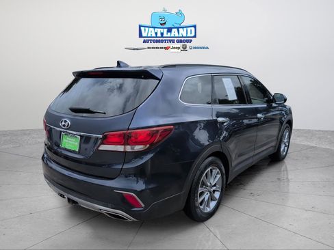 Used 2017 Hyundai Santa Fe SE image 5