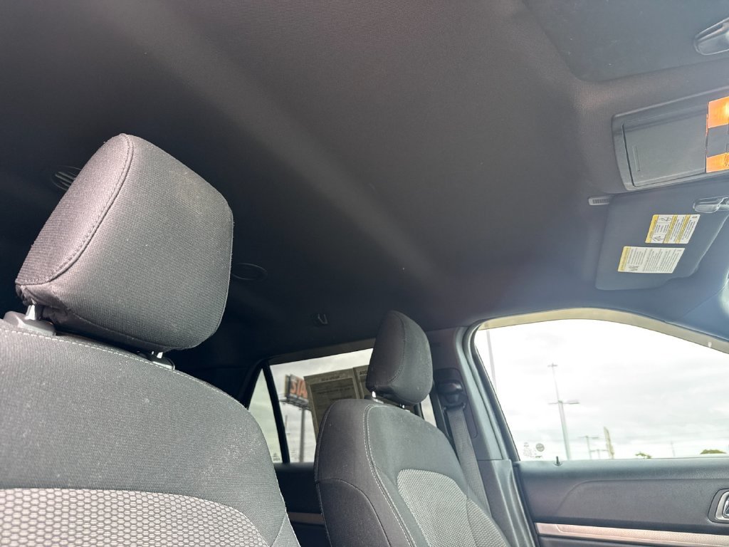 Used 2019 Ford Explorer XLT FWD image 17