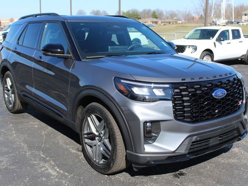 New 2026 Ford Explorer ST w/ Sun And Sound Package AWD/4WD image 9