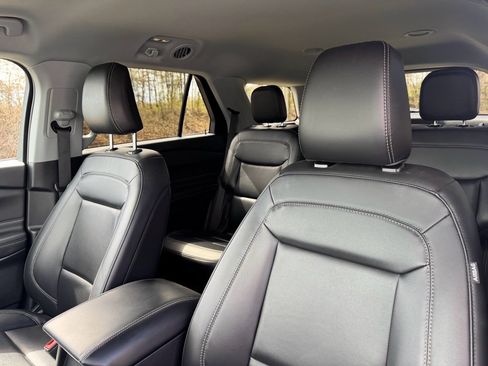 Used 2024 Ford Explorer XLT w/ Equipment Group 202A image 26