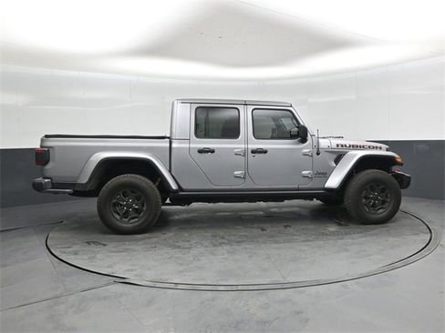 Used 2020 Jeep Gladiator Rubicon image 2