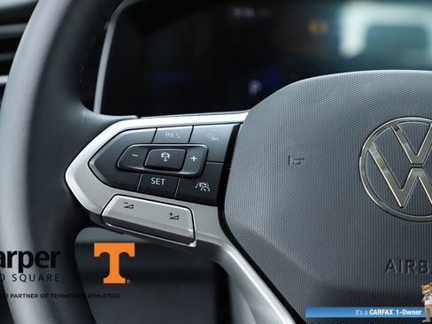 Used 2025 Volkswagen Jetta SE w/ Black Wheel Package image 57