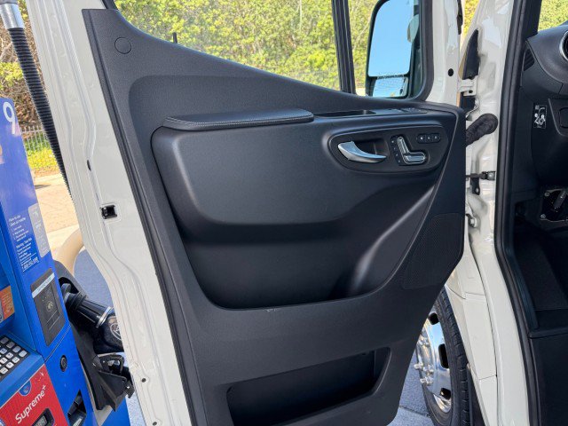 Used 2022 Mercedes-Benz Sprinter 3500 image 19