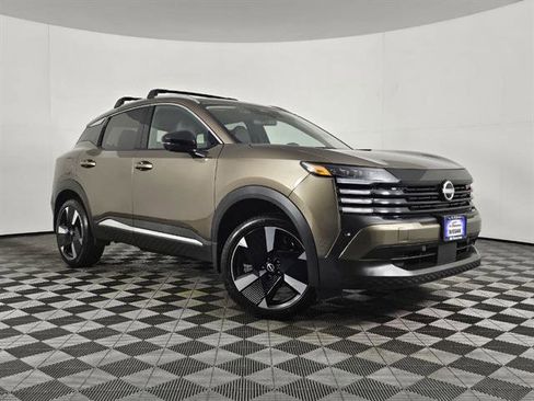 New 2026 Nissan Kicks SR w/ Cold Weather Package image 1