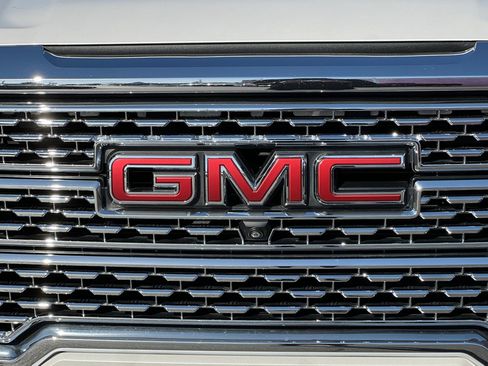 Used 2021 GMC Sierra 1500 Denali w/ Denali Ultimate Package AWD/4WD image 43