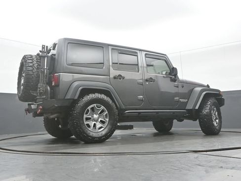 Used 2016 Jeep Wrangler Unlimited Rubicon w/ Connectivity Group AWD/4WD image 34