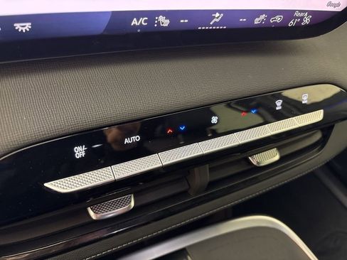 Used 2025 Buick Enclave Preferred image 33