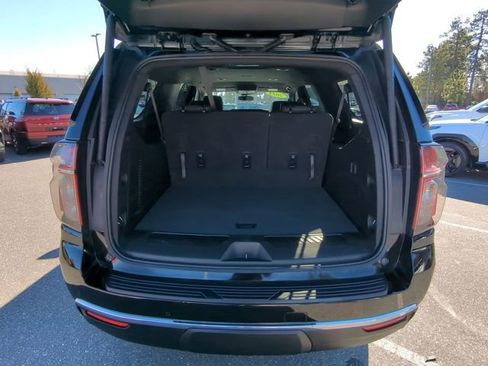 Used 2024 Chevrolet Suburban LT image 39