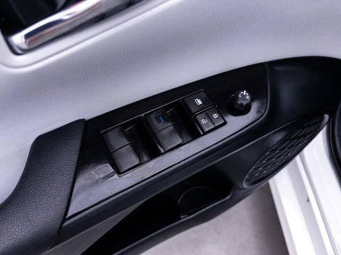 Used 2022 Toyota Prius LE FWD image 18
