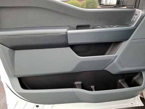 Used 2022 Ford F150 XLT w/ Trailer Tow Package image 12